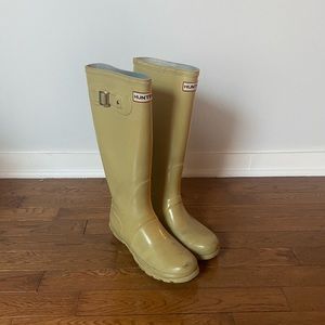 Hunter tall rain boots beige size:7B